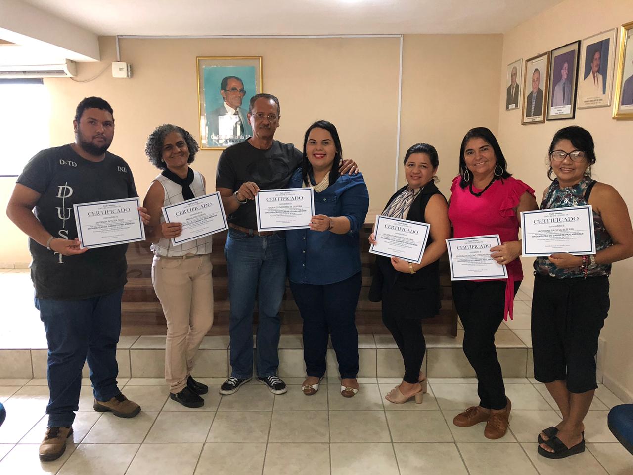 Assessores e funcionários recebem certificados do Curso de Organização de Gabinete Parlamentar
