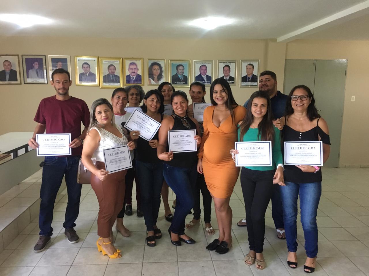 Câmara realiza entrega de certificados do curso de capacitação para assessores e funcionários
